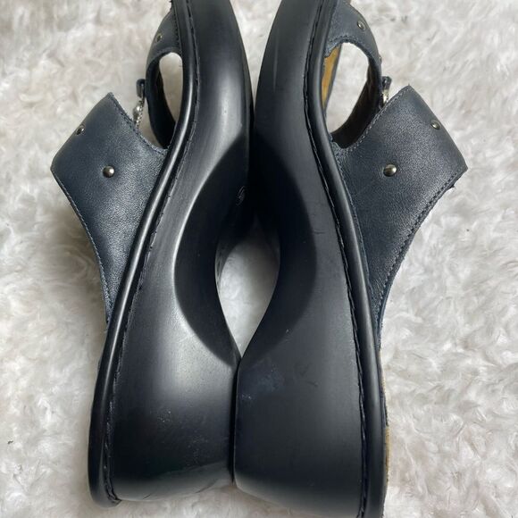 Naot leather Grayish Blue straps Sandals .silver studs & Bleu gems accen… - Picture 6 of 11